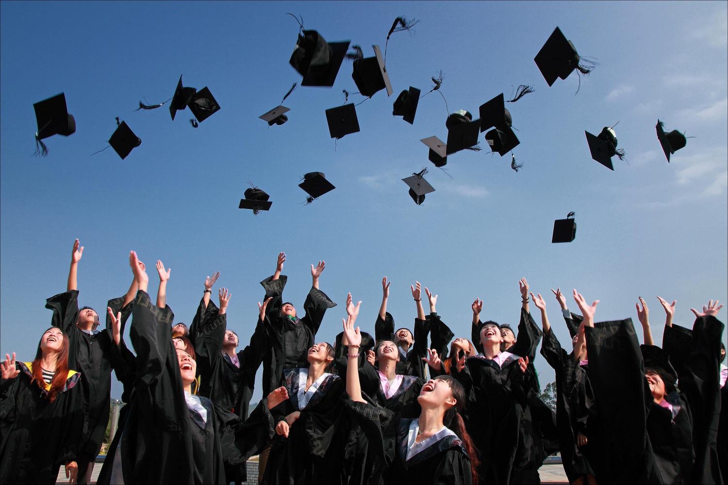 The Benefits of Enrolling in Economics Tuition